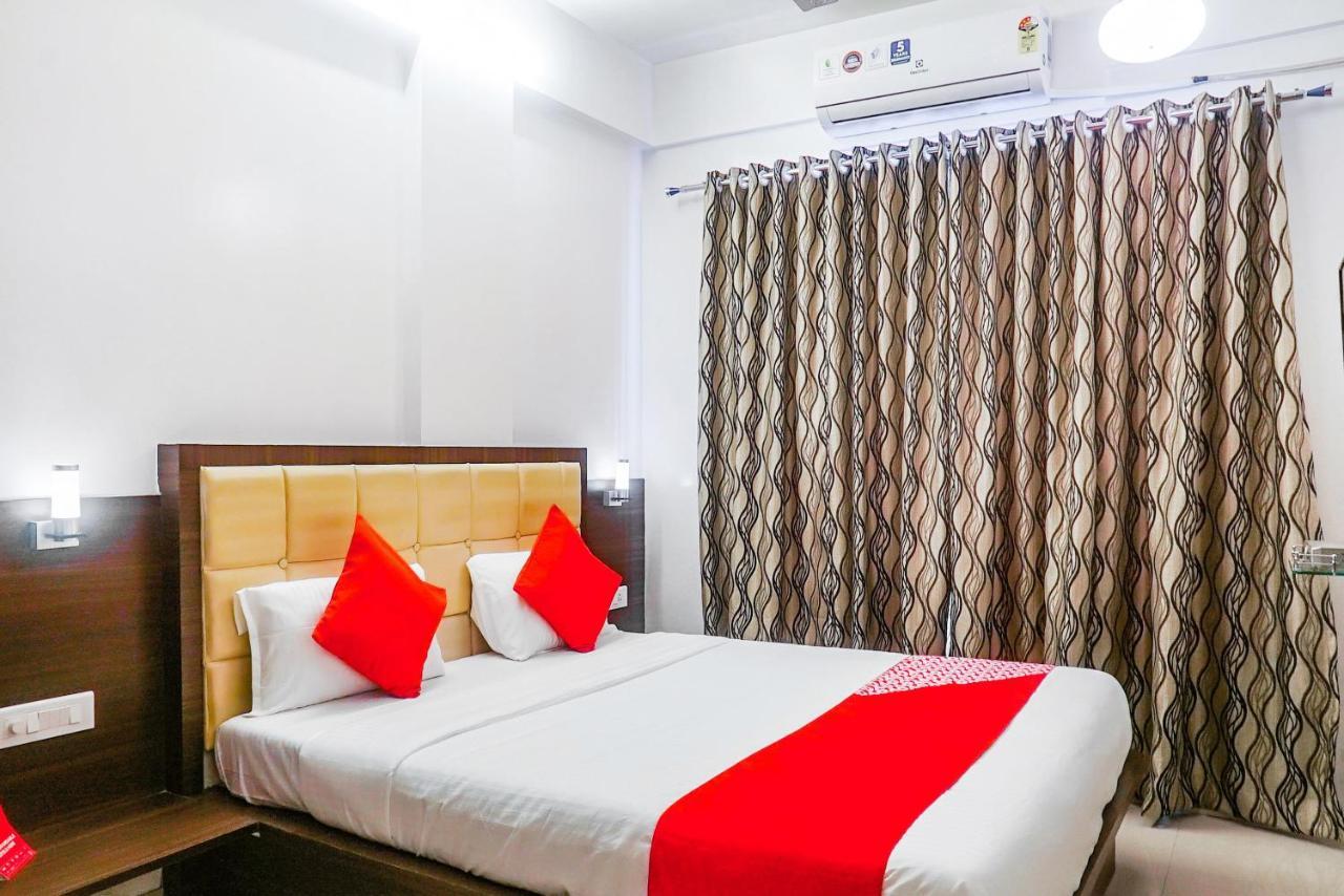 Oyo 15541 Pearl Inn Pune Exteriör bild